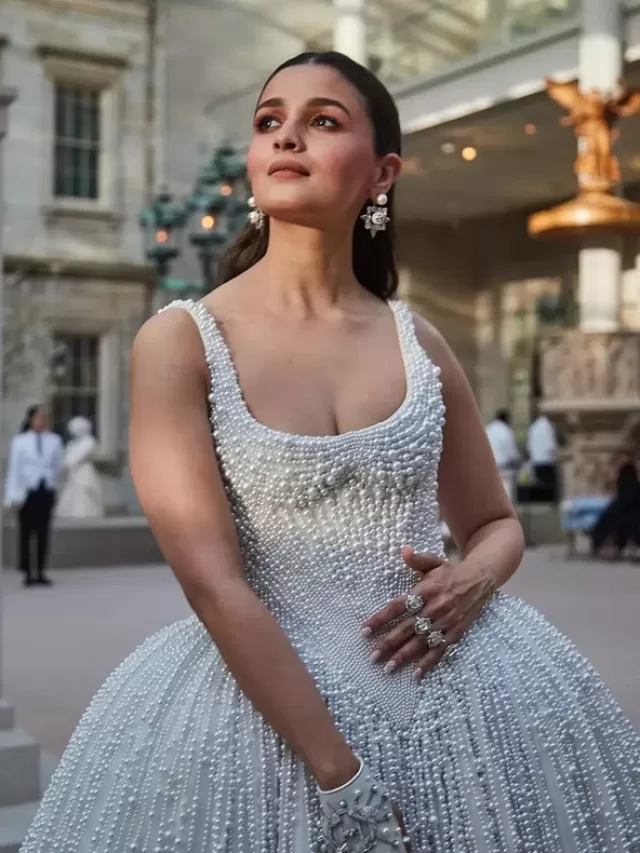 Alia bhatt Debut in Met Gala 2023 Amazing look
